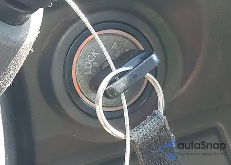 2011 Nissan Frontier Pro-4X z USA, uszkodzony, nr VIN 1N6AD0CW2BC439028